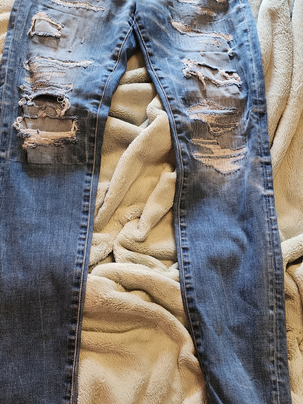 American Eagle Outfitters Men's Distressed Blue Skinny Jeans Size 32X32